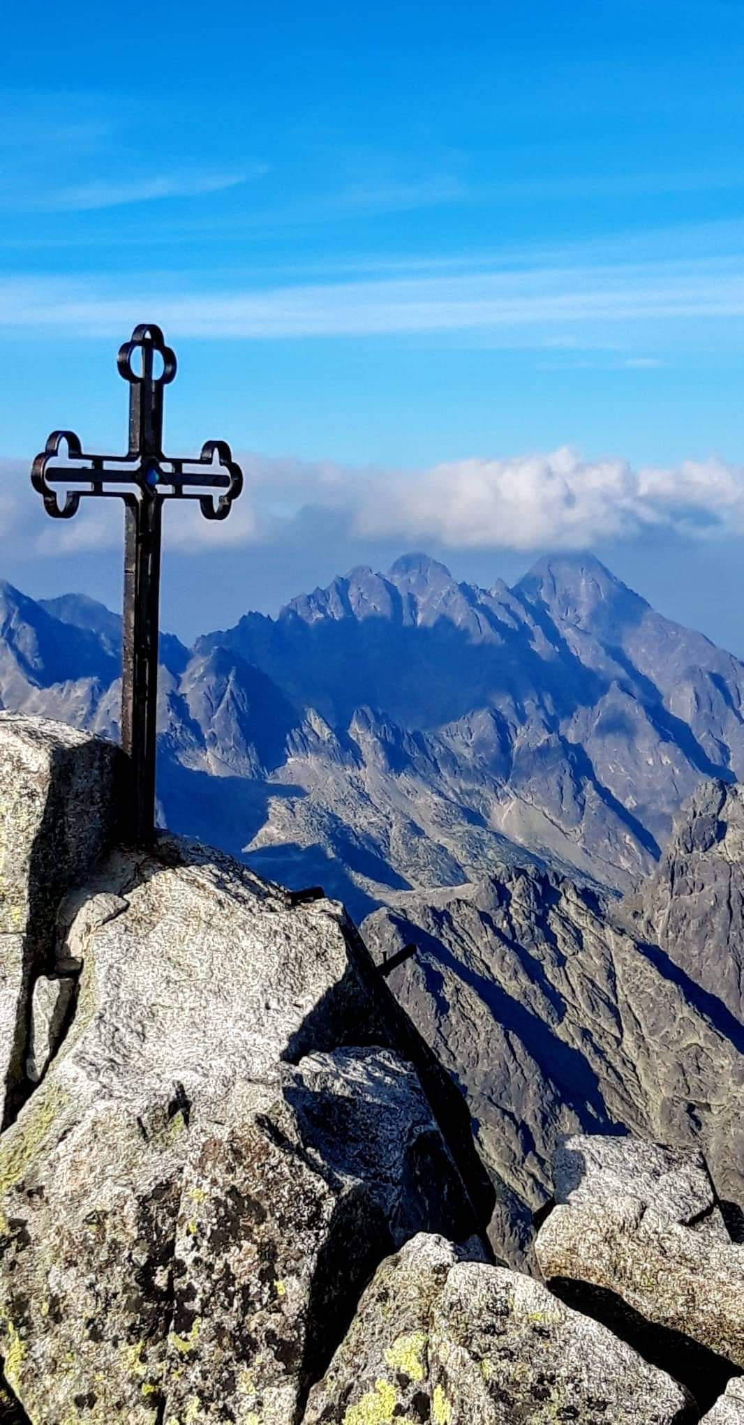 pohľad_z_Gerlachu_na_Lomničák